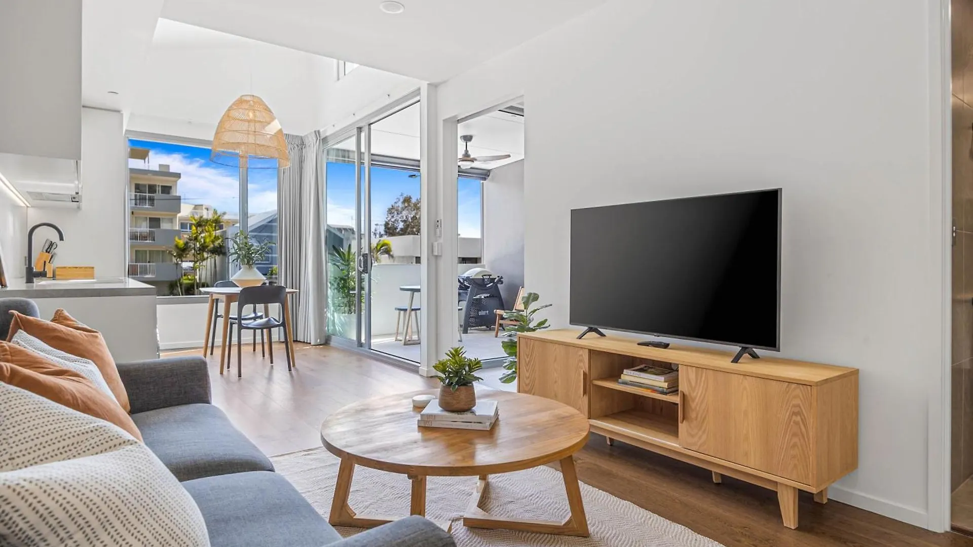 Executive Beachside Getaway Maroochydore
